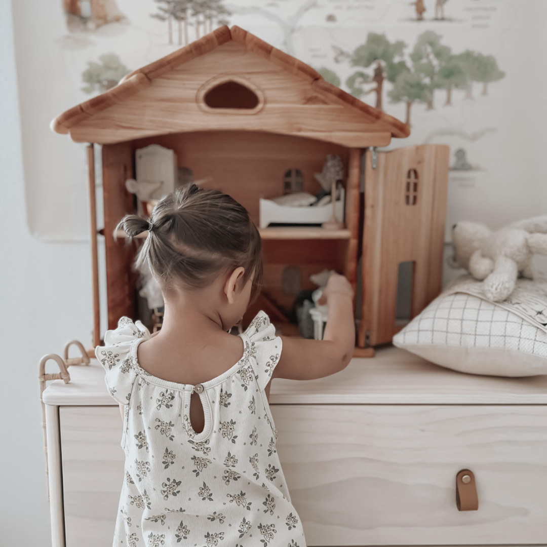 Pre Order Drewart Dollhouse Natural Roof and Doors Ships in late March early April