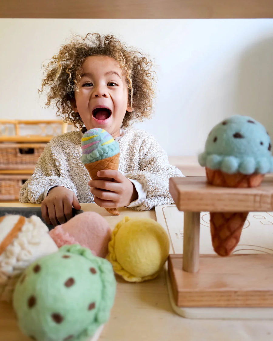 Felt Ice Cream Set, Waffle Cones and 9 Ice Cream Scoops