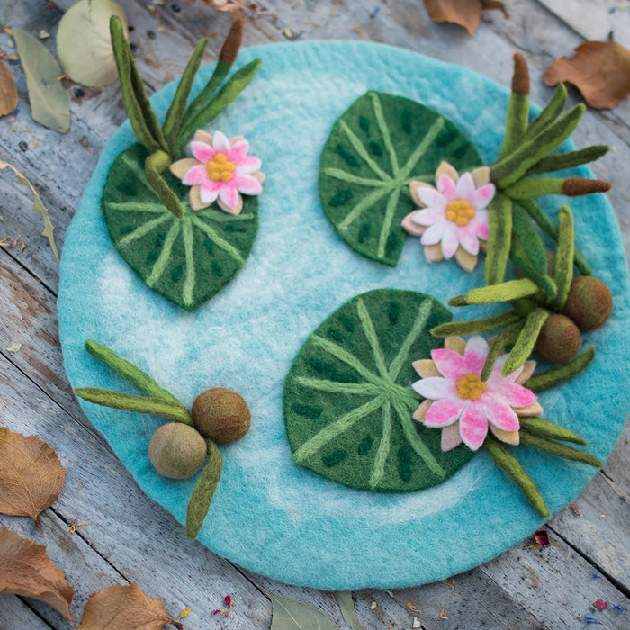 Hopalong Hollow Lily Pad Felt Habitat