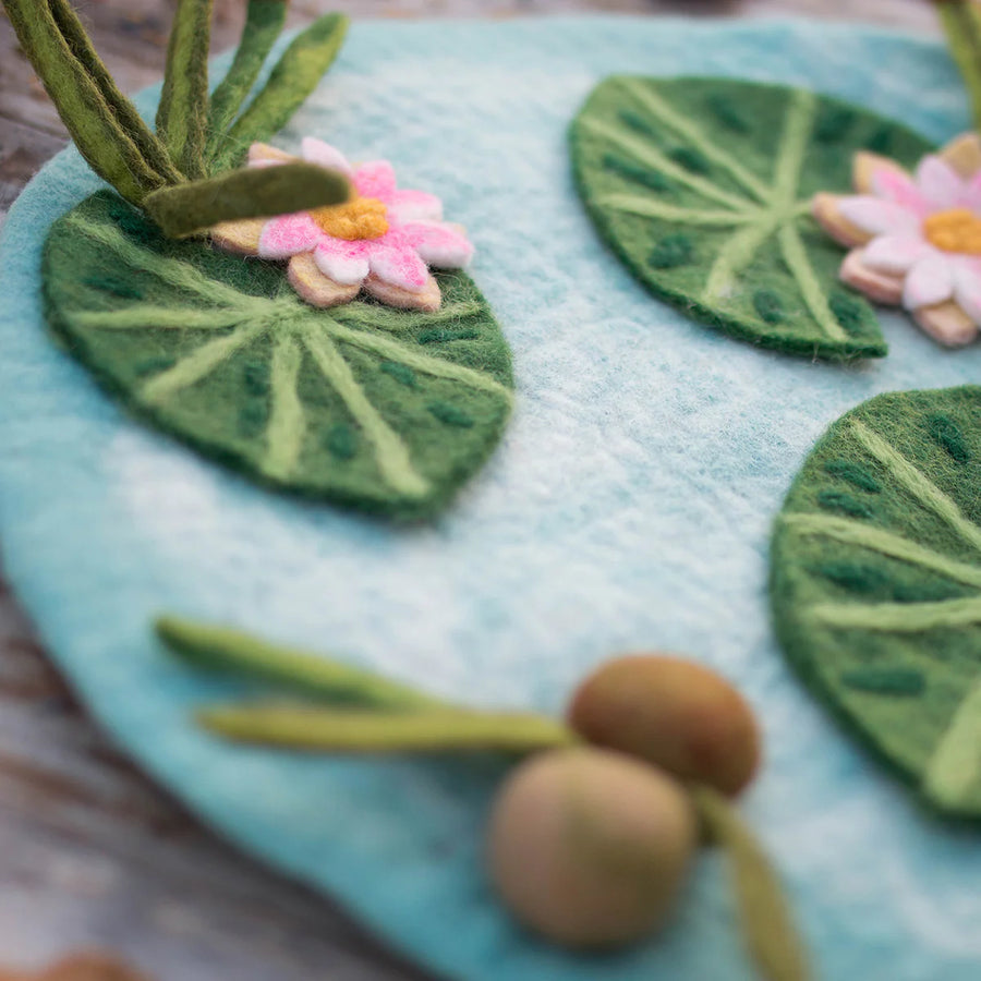 Hopalong Hollow Lily Pad Felt Habitat