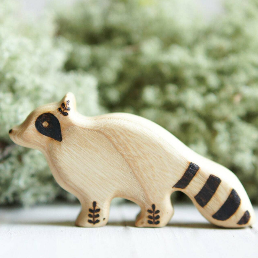 Wooden Raccoon, Standing