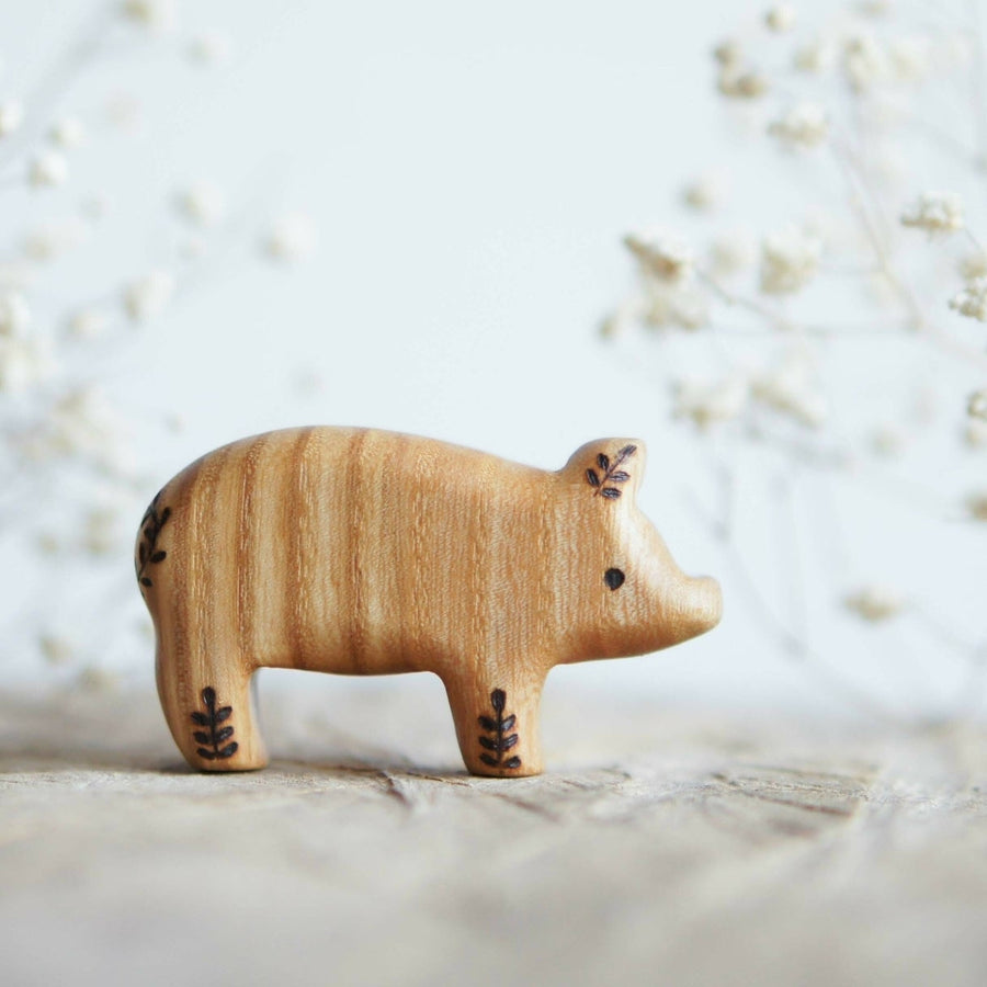 Wooden Little Pig, Standing
