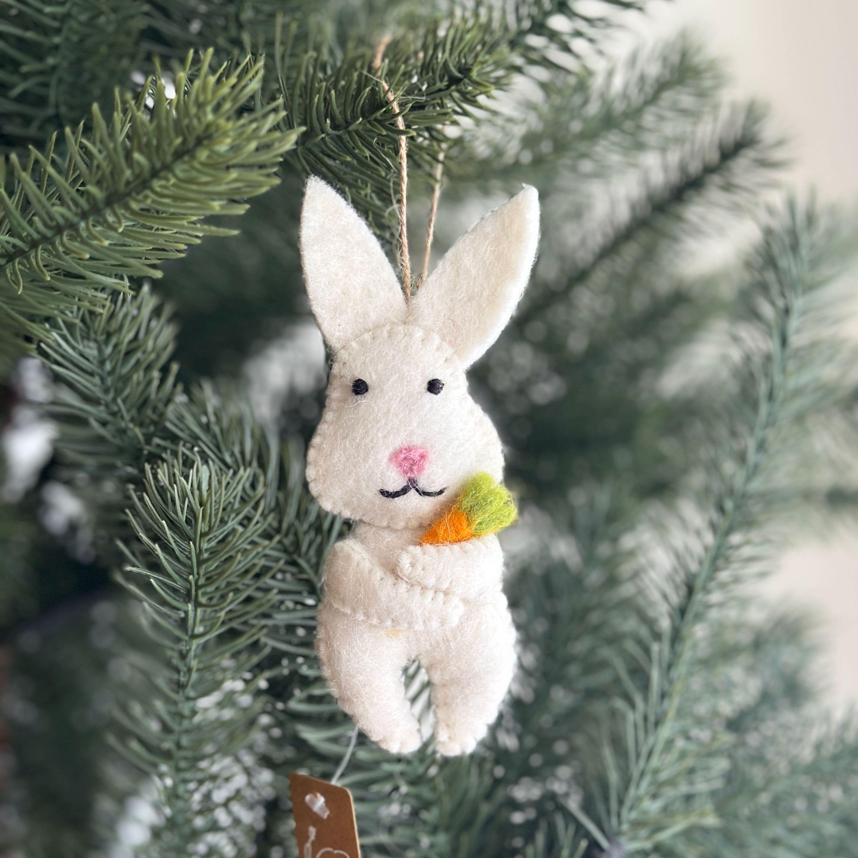 Felt Bunny Holding Carrot Easter Ornament – My Toy Wagon