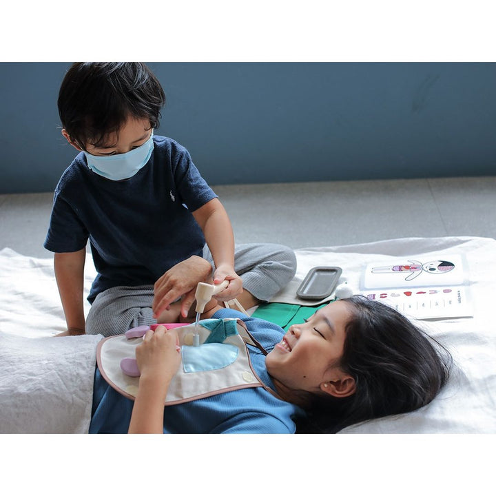 Plan Toys Surgeon Set