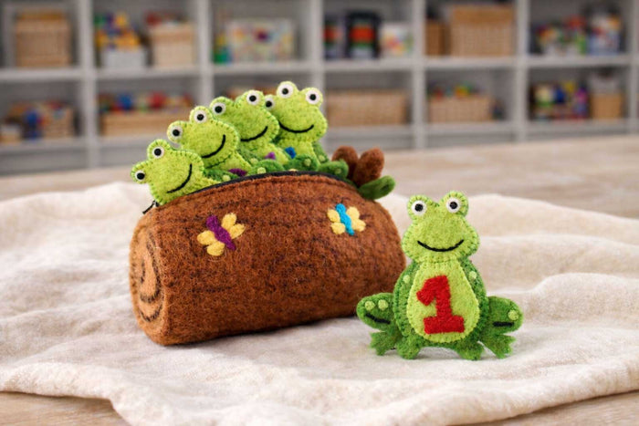 5 Little Speckled Frogs with Log Bag, Finger Puppet Set
