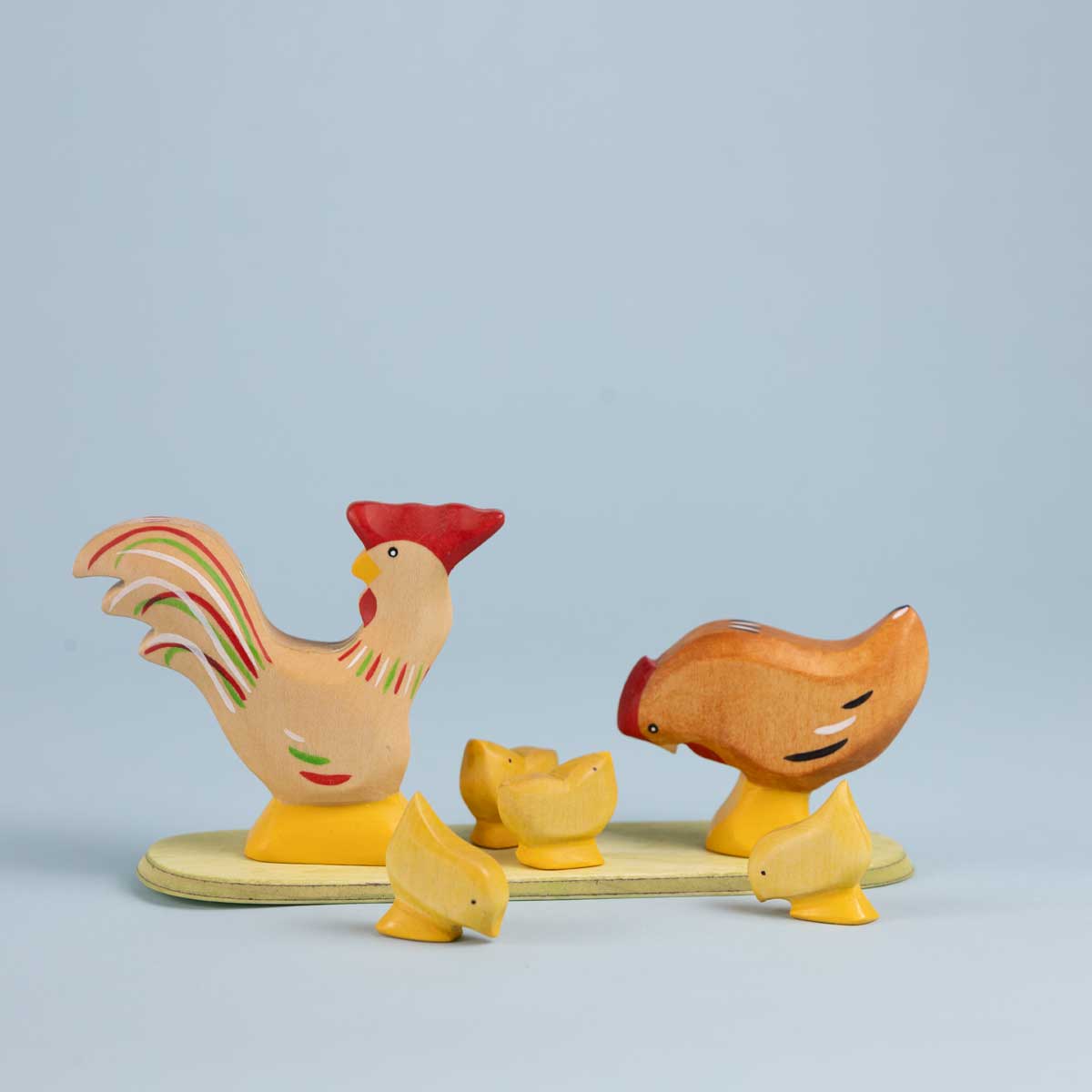 Atelier des Peupliers Wooden Chicken Family