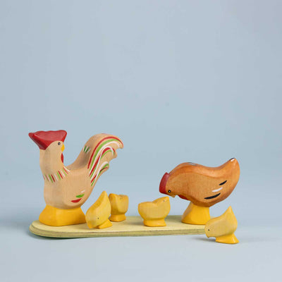 Atelier des Peupliers Wooden Chicken Family