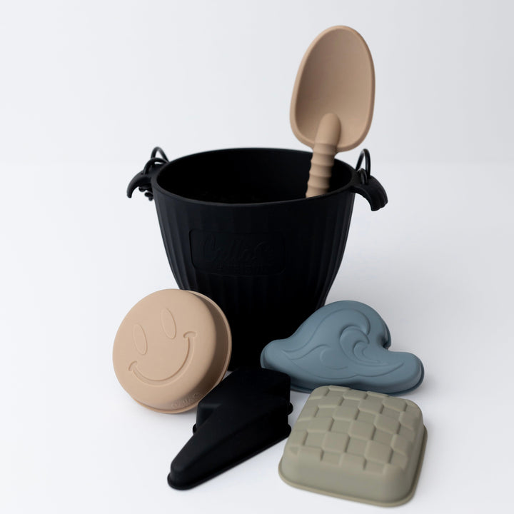 BLACKOUT &amp; BOLT Silicone Beach Toy Set
