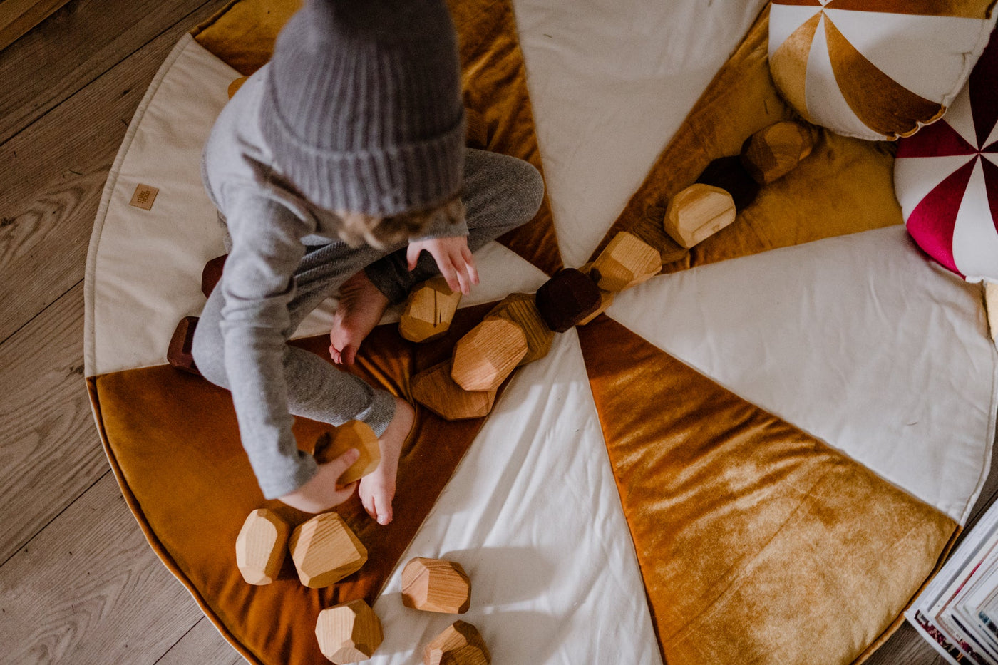 Christmas “Gold Candy” Round Patchwork Mat