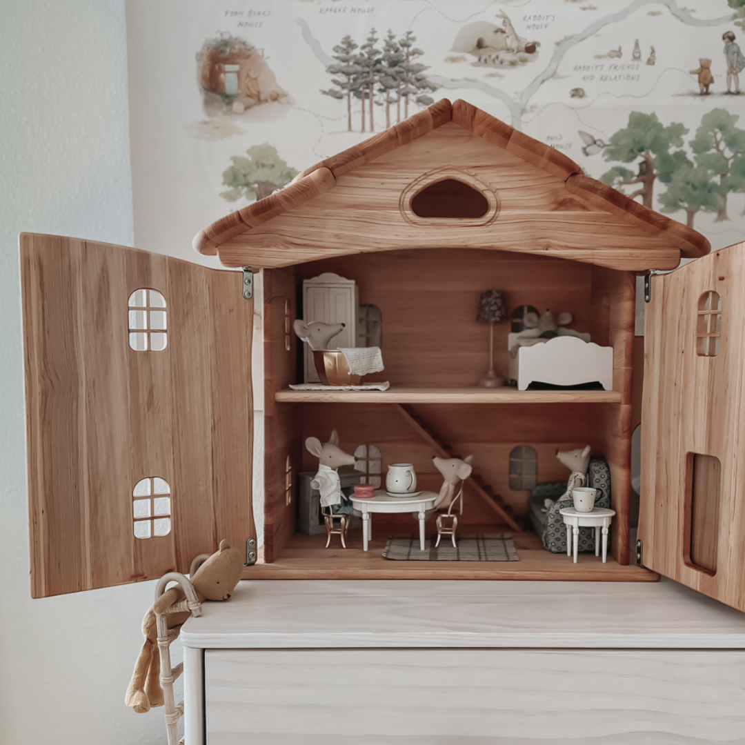 Drewart Dollhouse Natural Roof and Doors