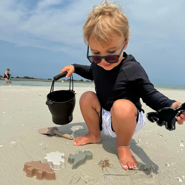 AK Clothing x C&amp;F Dino Silicone Beach Toy Set