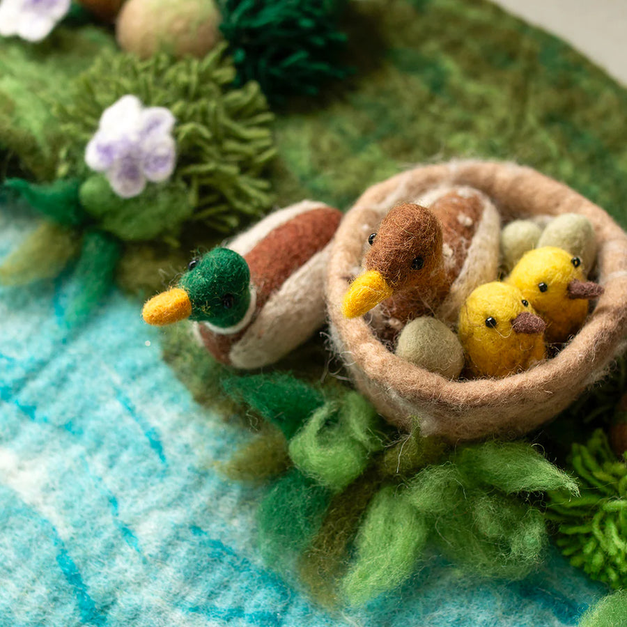 Featherfloat Pond Felt Playmat