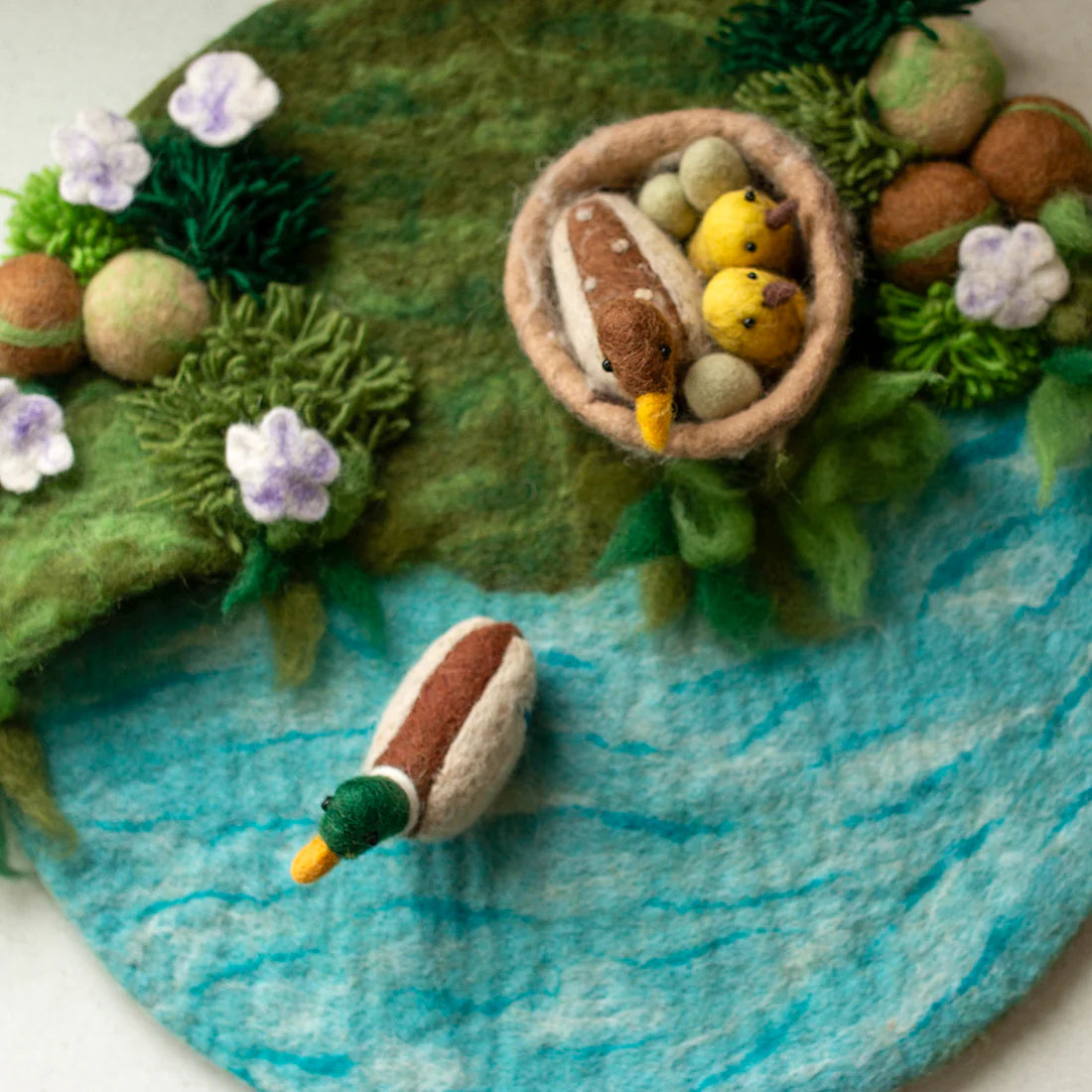 Featherfloat Pond Felt Playmat