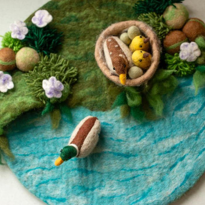 Featherfloat Pond Felt Playmat
