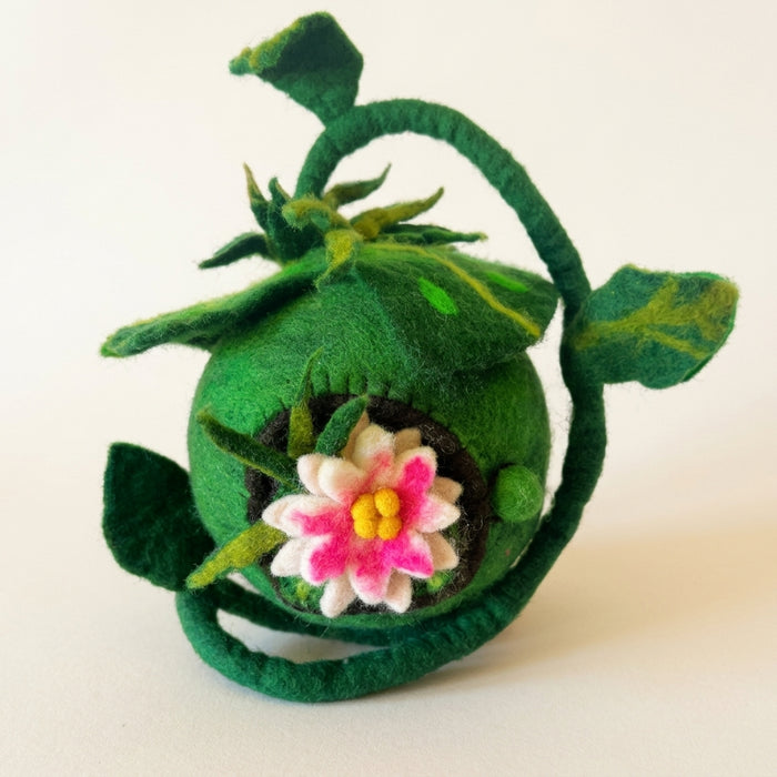 Felt Lily Pod