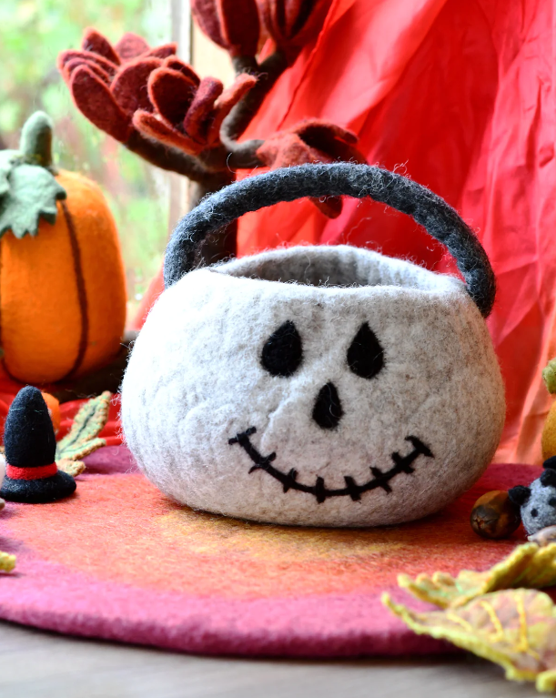 Felt Trick-Or-Treat Spooky Skull Bag