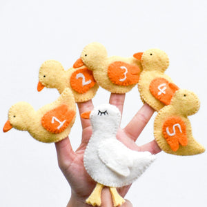 Five Little Ducks Puppet Set with Stand