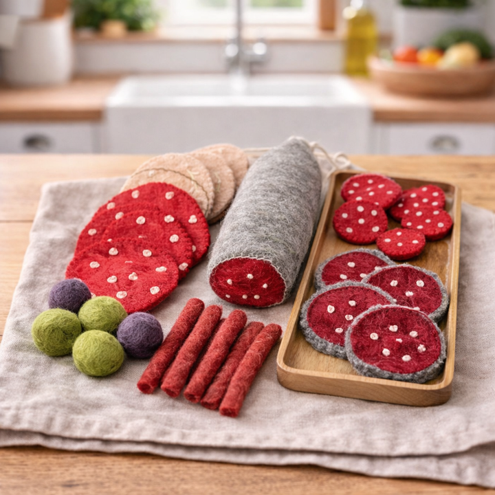 Papoose Felt Meat Lovers on Wood Slice, Set of 25 Pieces