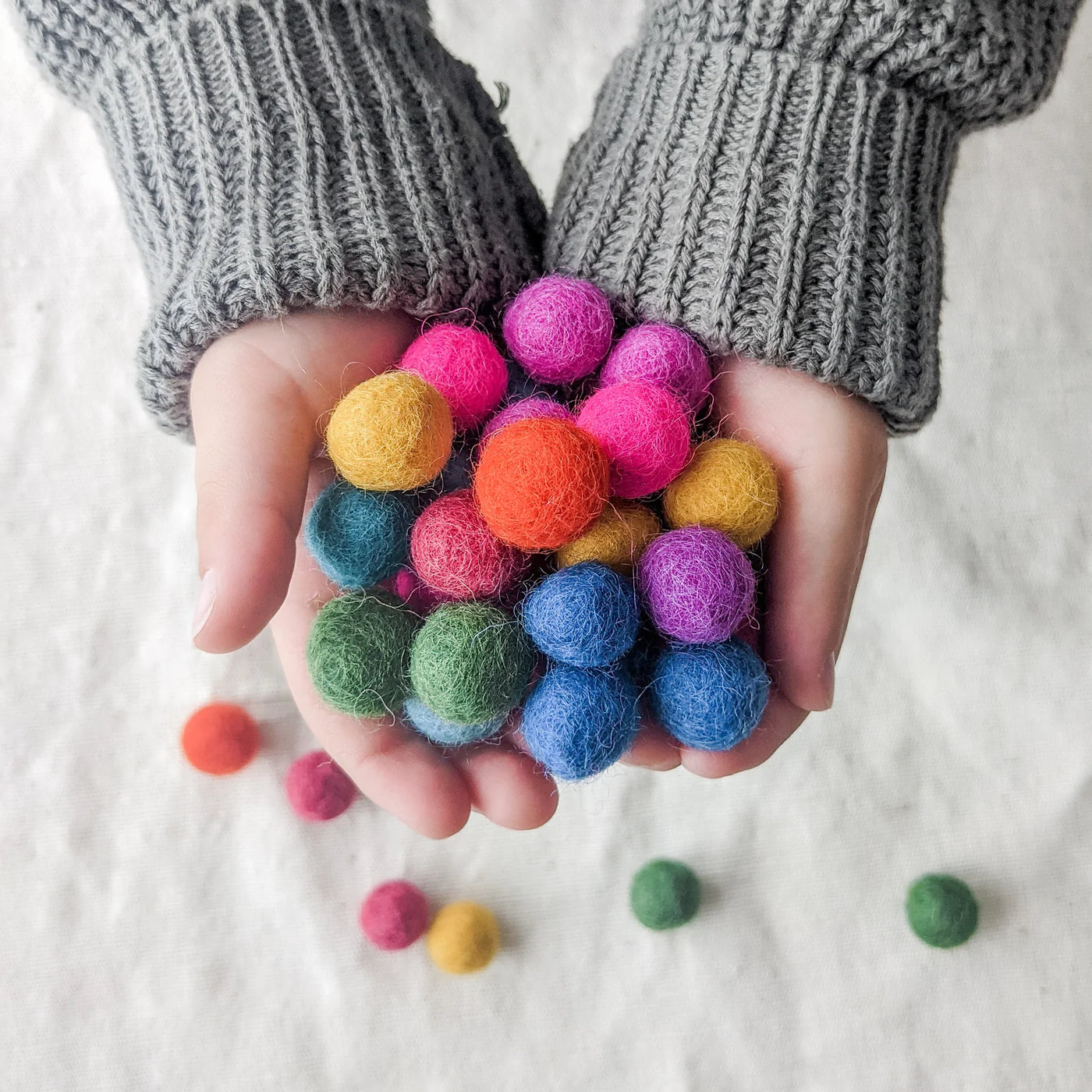 Papoose Summer Pom-poms, Set of 100, 1.5 cm