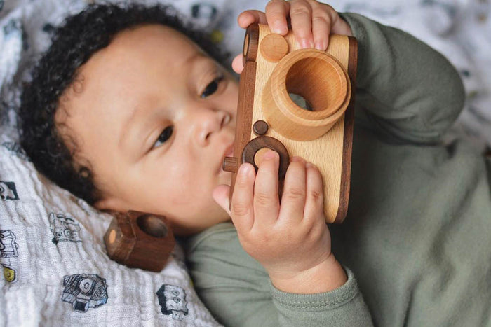 35MM Wooden Toy Camera Gift Set - Beech Wood with 2 Flashes ($85 Value)