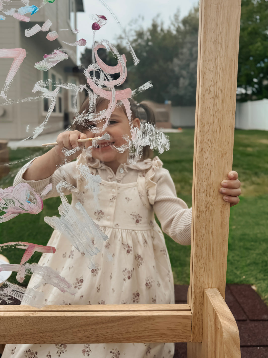 Q Toys Toddler Wooden Perspex Easel Seconds