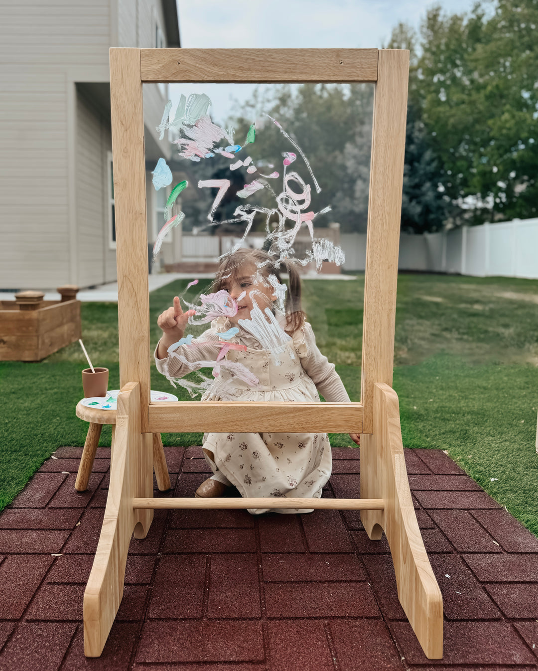 Q Toys Toddler Wooden Perspex Easel Seconds