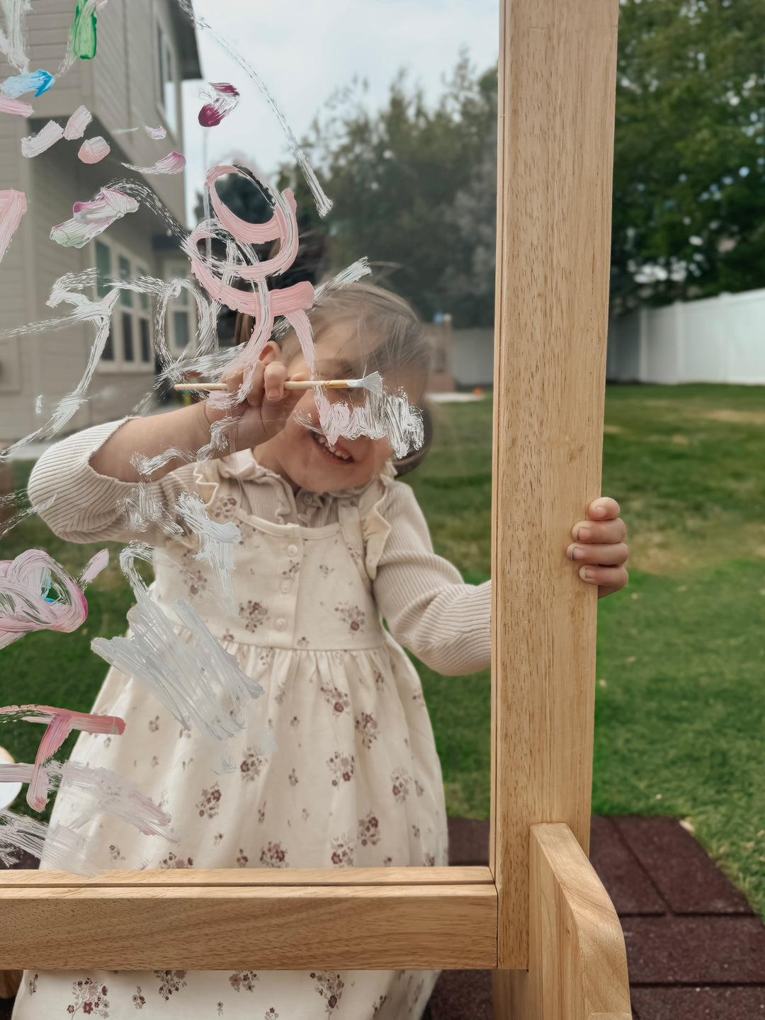 Q Toys Toddler Wooden Perspex Easel Seconds
