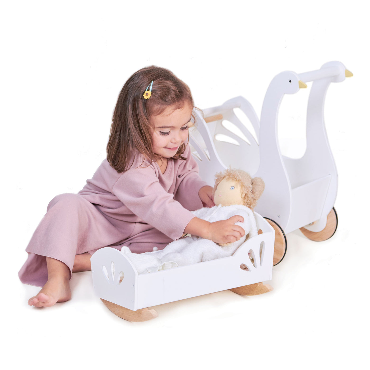 Tender Leaf Sweet Swan Dolly Bed