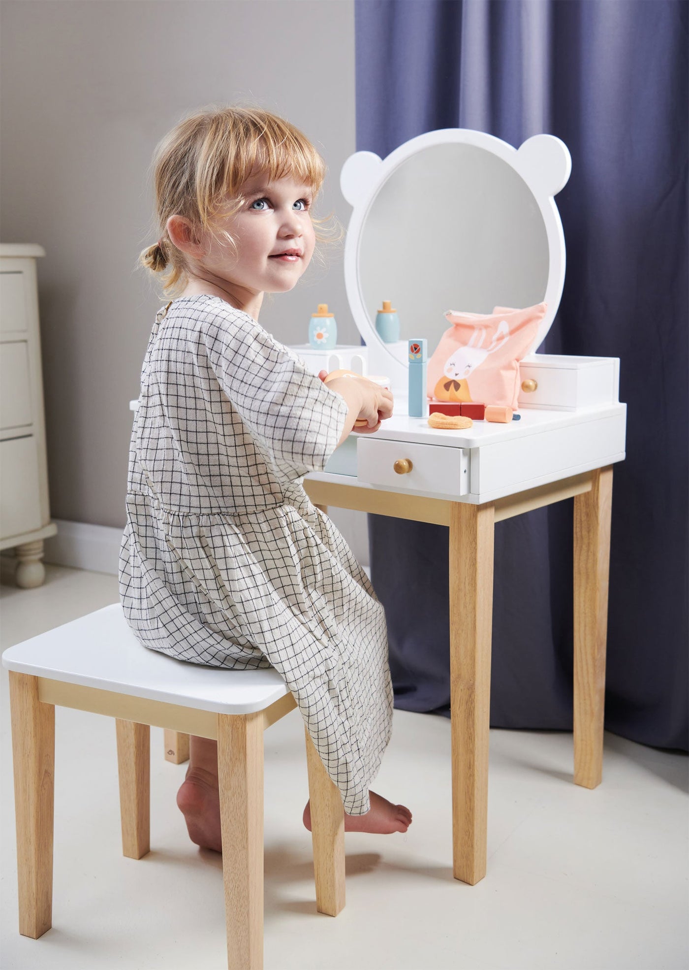 Tender Leaf Forest Dressing Table