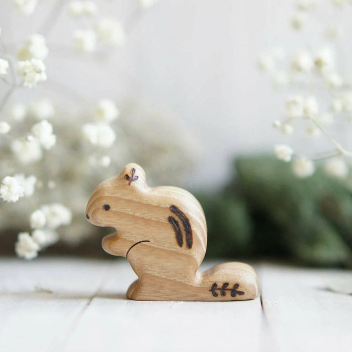 Wooden Chipmunk, Standing