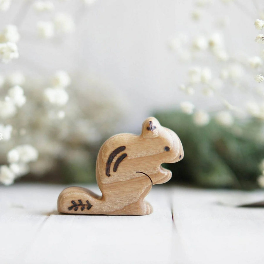 Wooden Chipmunk, Standing