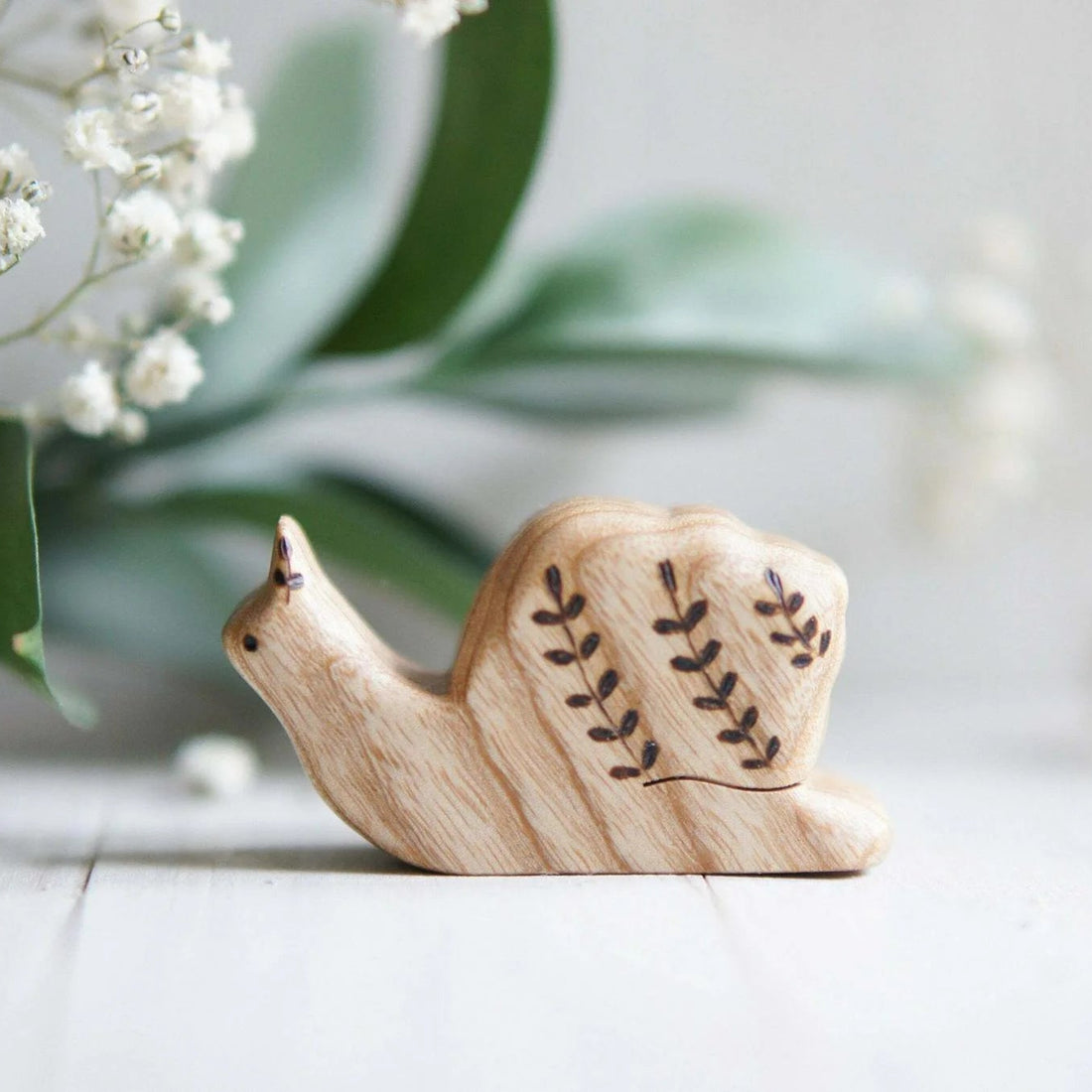 Wooden Snail, Crawling