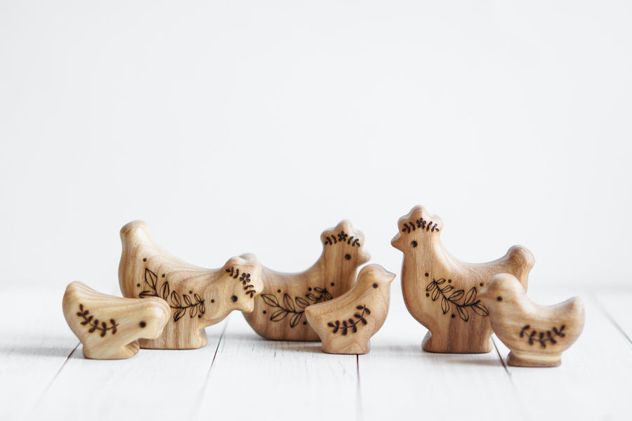 Wooden Hen, Lying