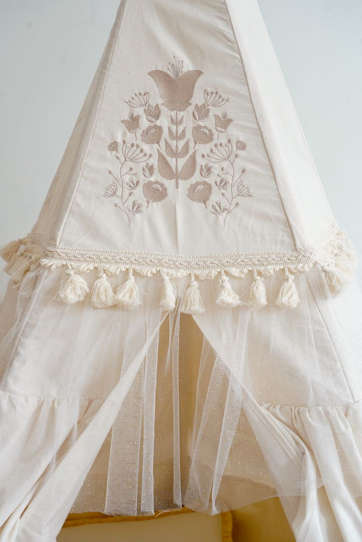 “Boho” Teepee Tent with Frills and "Caramel" Mat with Frill Set
