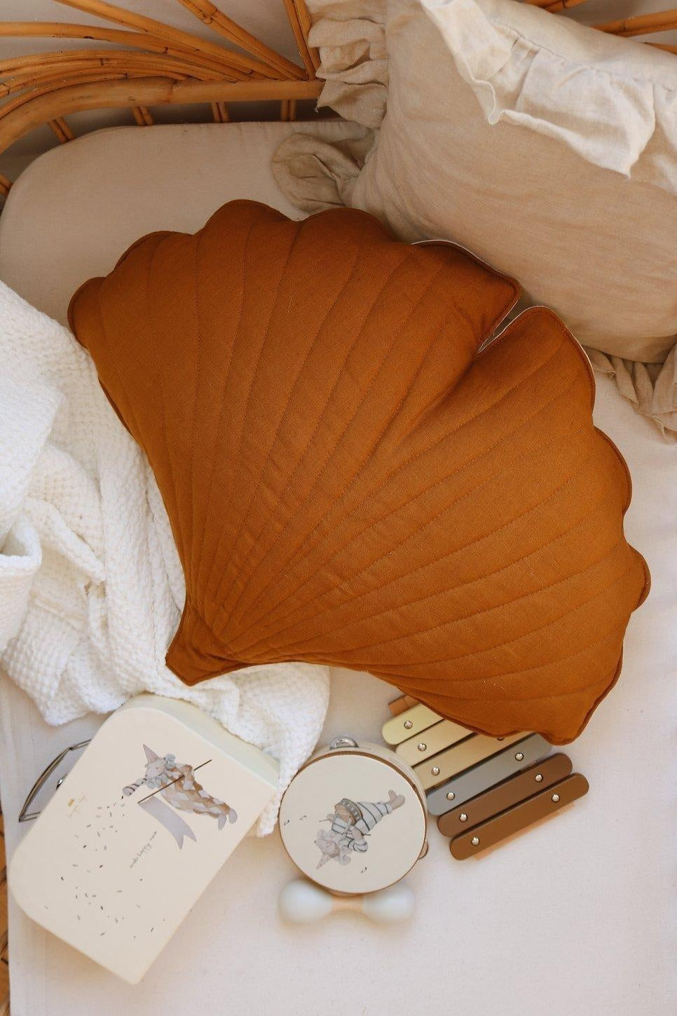 Linen “Caramel” Ginkgo Leaf Pillow