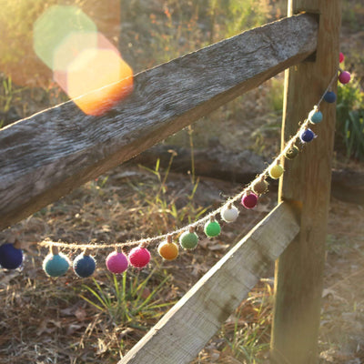 Felt Color Ball Lightbulb Garland