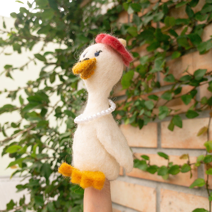 Felt Finger Puppets Set of 2 - Duck Couple on Honeymoon