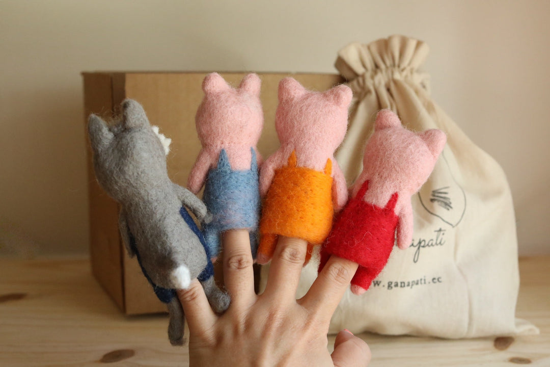 Felt Finger Puppets Set of 4 - Three Little Pigs &amp; Big Wolf
