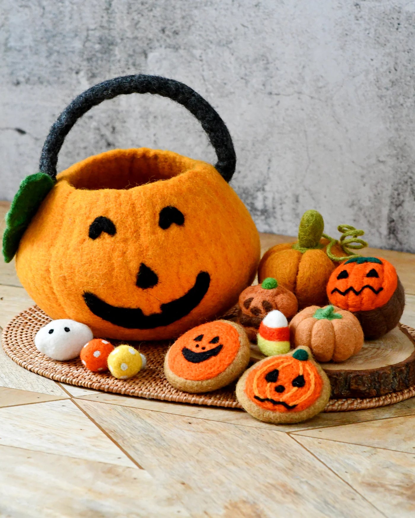 Felt Jack O' Lantern Pumpkin Grazing Set