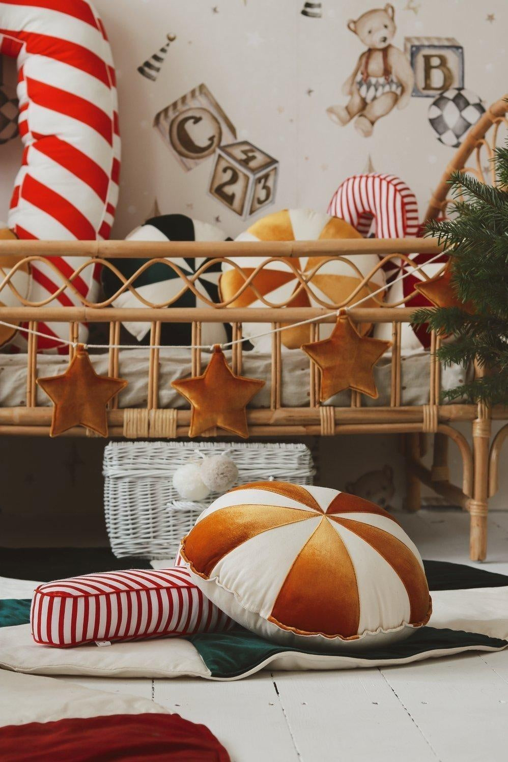 Velvet “Gold Dust” Garland with Stars