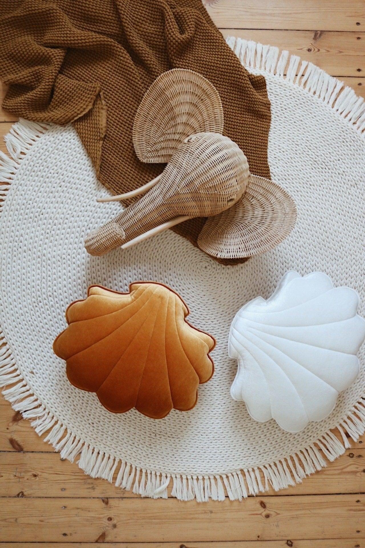 Velvet “Gold Pearl” Shell Pillow