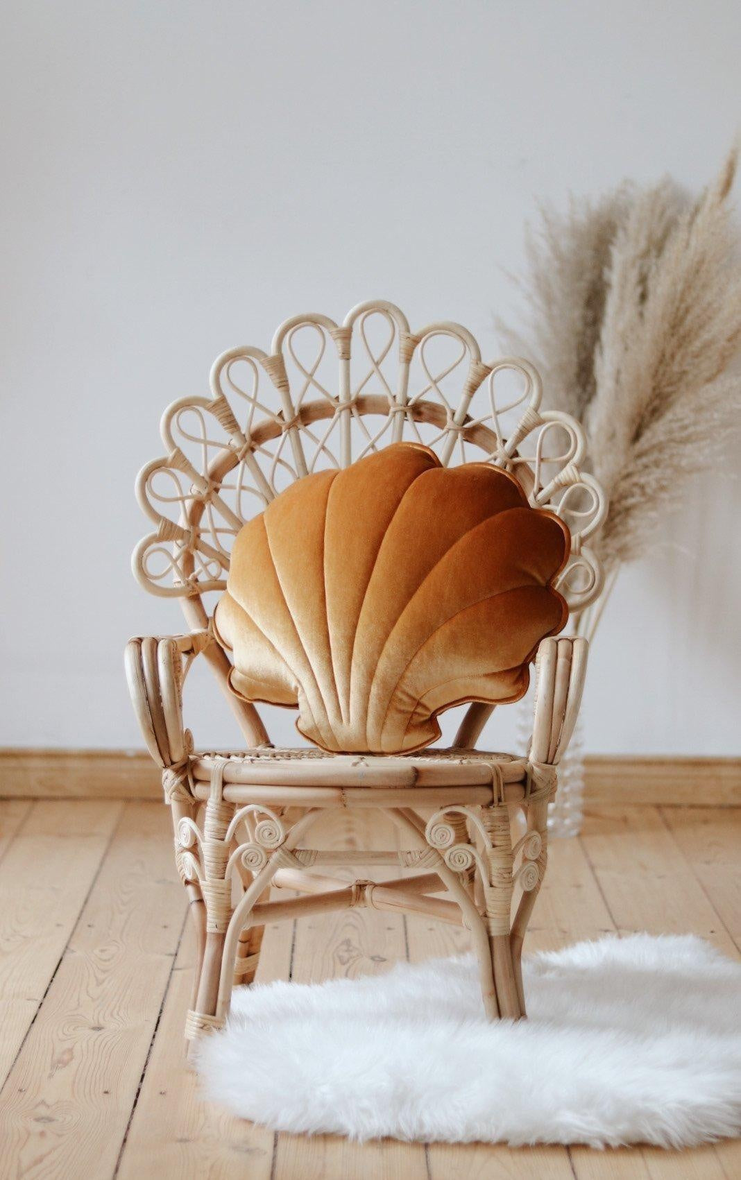 Velvet “Gold Pearl” Shell Pillow