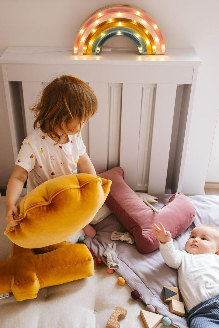 Velvet “Gold Pearl” Shell Pillow