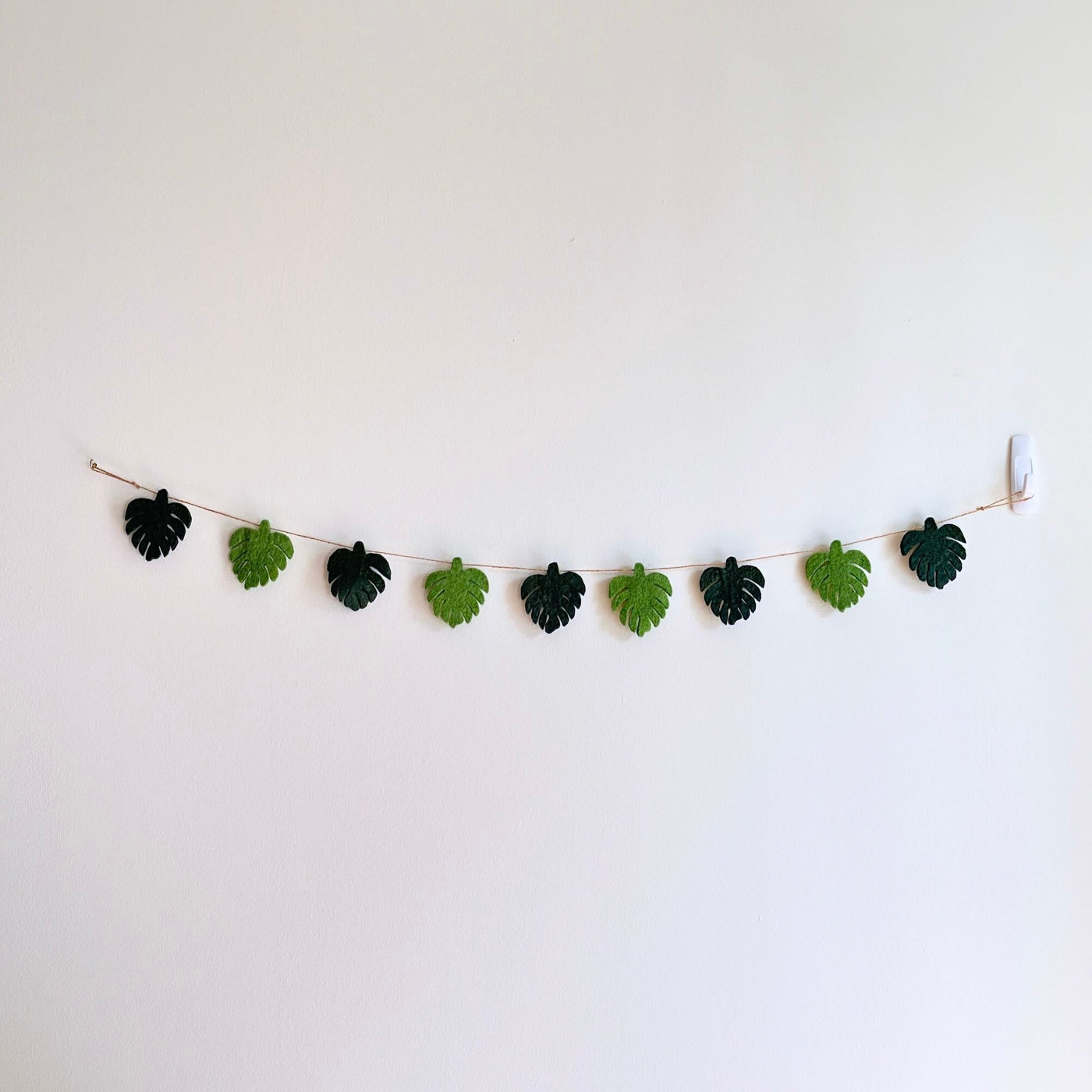Greenish Monstera Leaf Garland: Nature-Inspired Decor