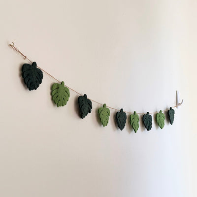 Greenish Monstera Leaf Garland: Nature-Inspired Decor
