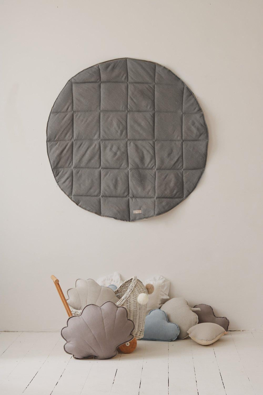 “Grey Linen” Round Mat