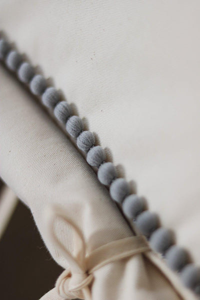 “Grey Pompoms” Teepee with Pompoms and Round Mat Set