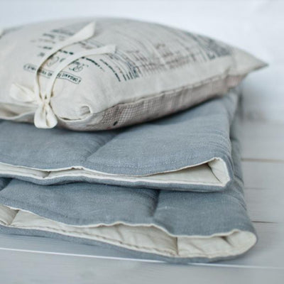 “Grey Pompoms” Teepee with Pompoms and Round Mat Set