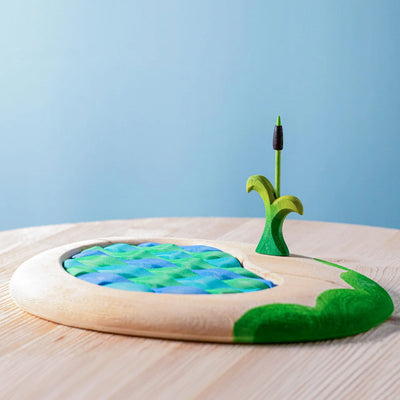 Bumbu Lake and Cattails Play Set