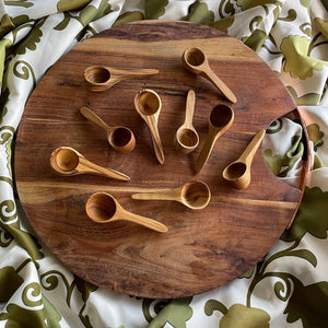 Small teak mini scoop